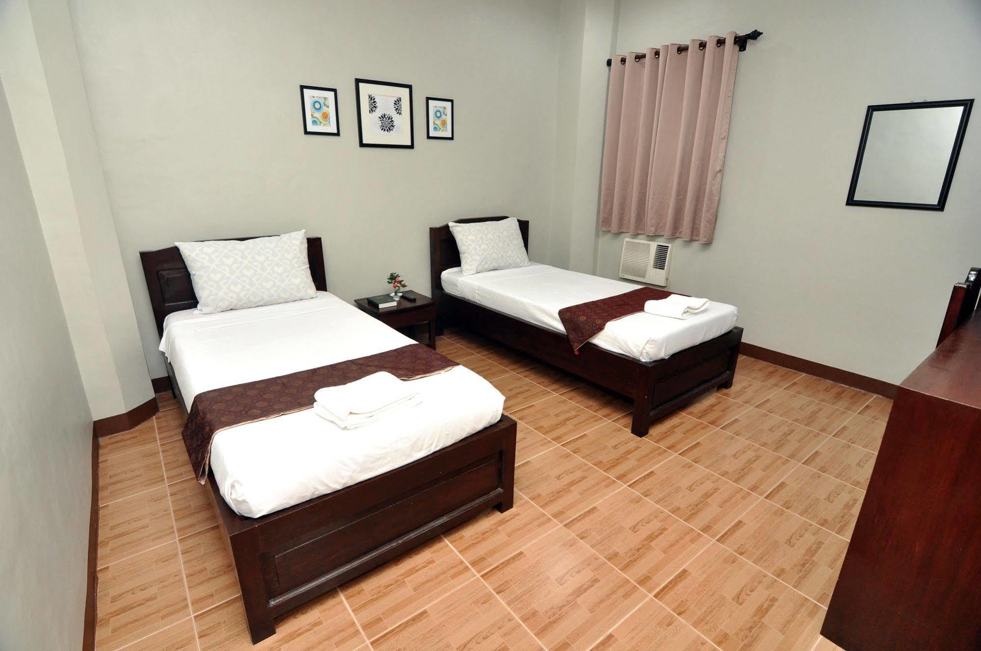 Harbour Gardens Tourist Inn Tagbilaran City Exteriör bild